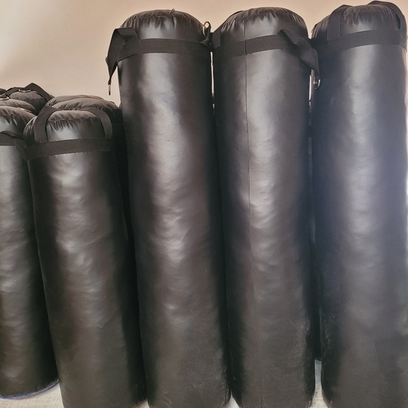 Punching bag - Picture 1 of 1